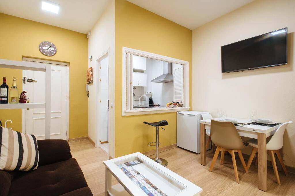 Cozy And Well Located Apartment In The Center Of Séville Extérieur photo