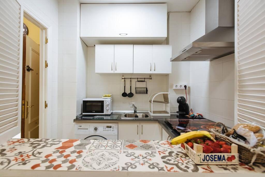 Cozy And Well Located Apartment In The Center Of Séville Extérieur photo