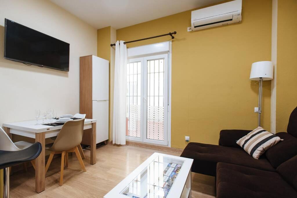 Cozy And Well Located Apartment In The Center Of Séville Extérieur photo